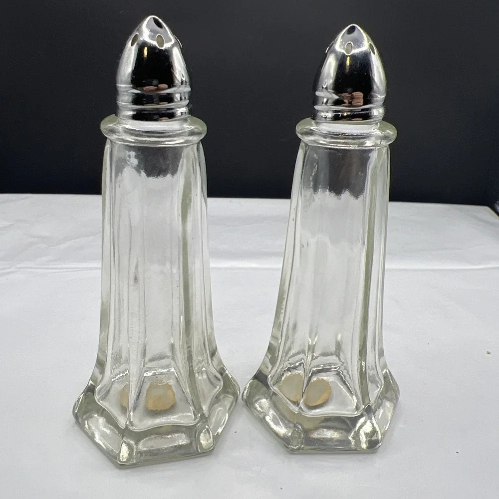 Vintage Reiner Products Clear Glass Salt and Pepper Shakers 4.5 Inch Set